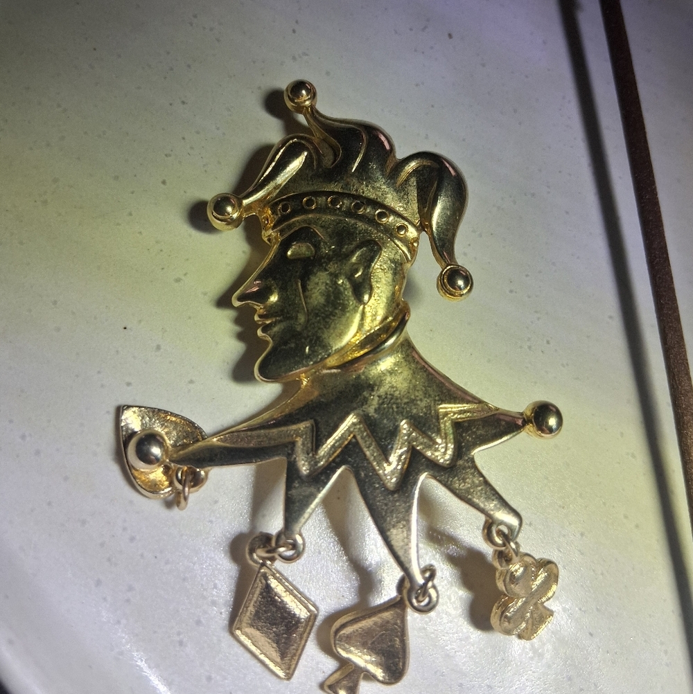 Vtg M Jent Gold Tone Joker Face Poker Brooch Pin